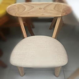 原木色餐椅——回归自然的室内艺术点缀